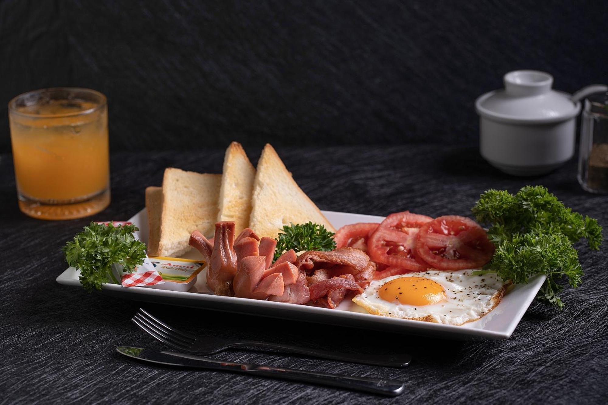 Queen Cafe Hotel & Pub Hanoi Esterno foto